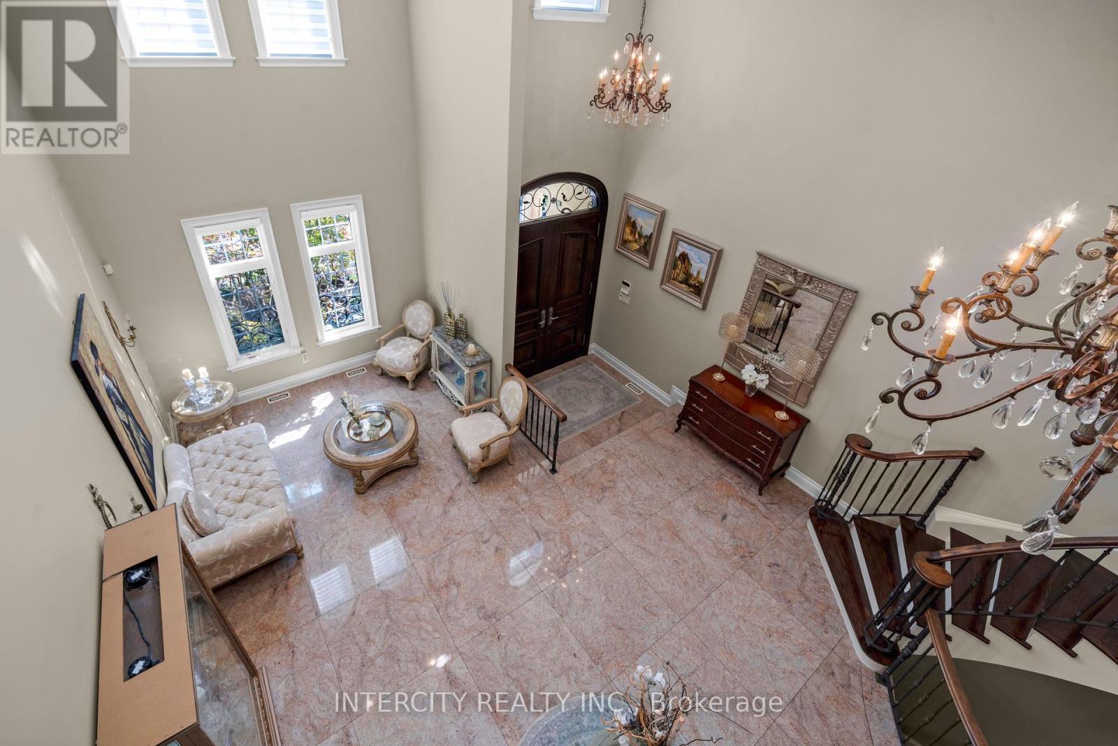 Photo 24 of 118 Park Ridge Drive, Vaughan ON