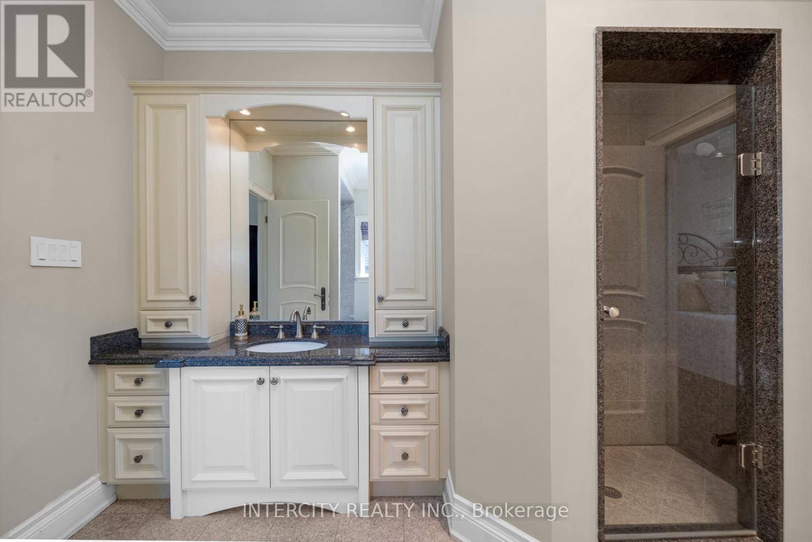 Photo 28 of 118 Park Ridge Drive, Vaughan ON