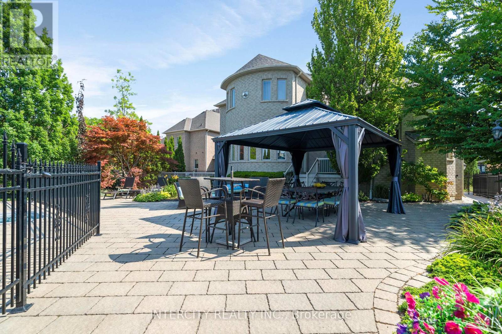 Photo 43 of 118 Park Ridge Drive, Vaughan ON