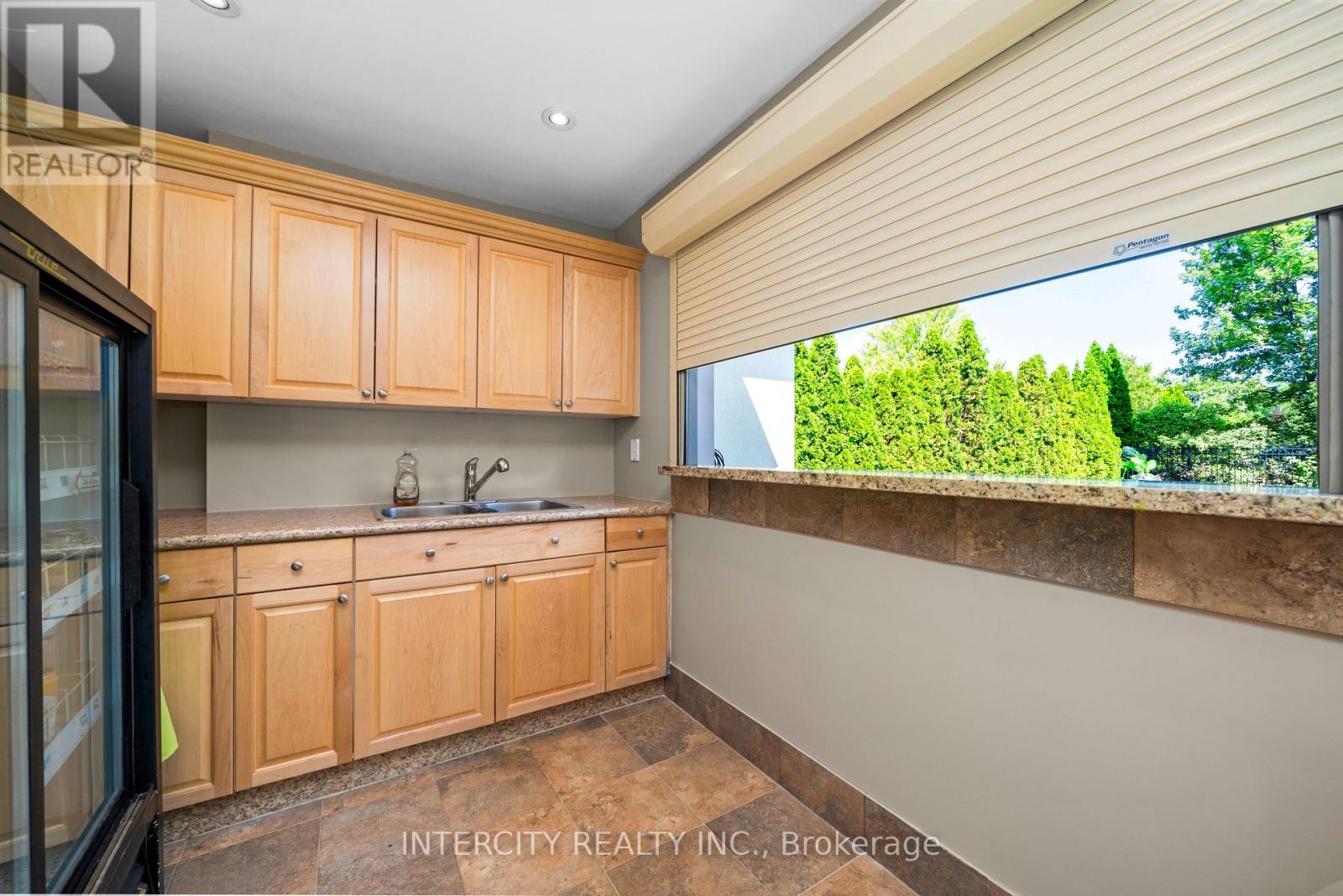 Photo 41 of 118 Park Ridge Drive, Vaughan ON