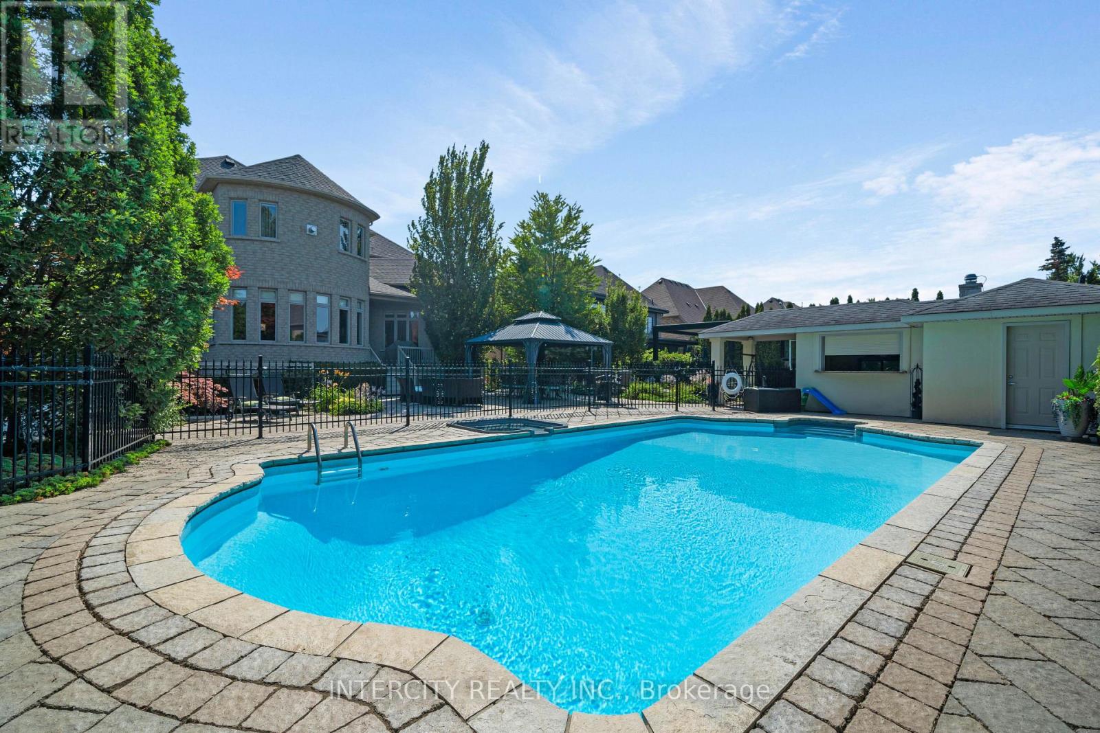 Photo 39 of 118 Park Ridge Drive, Vaughan ON