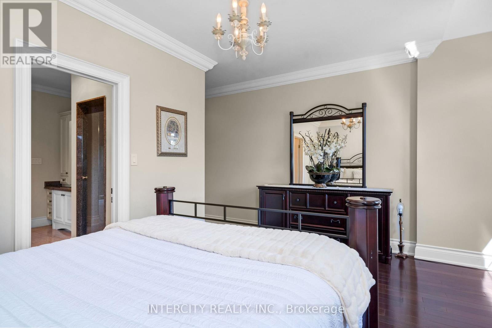 Photo 31 of 118 Park Ridge Drive, Vaughan ON