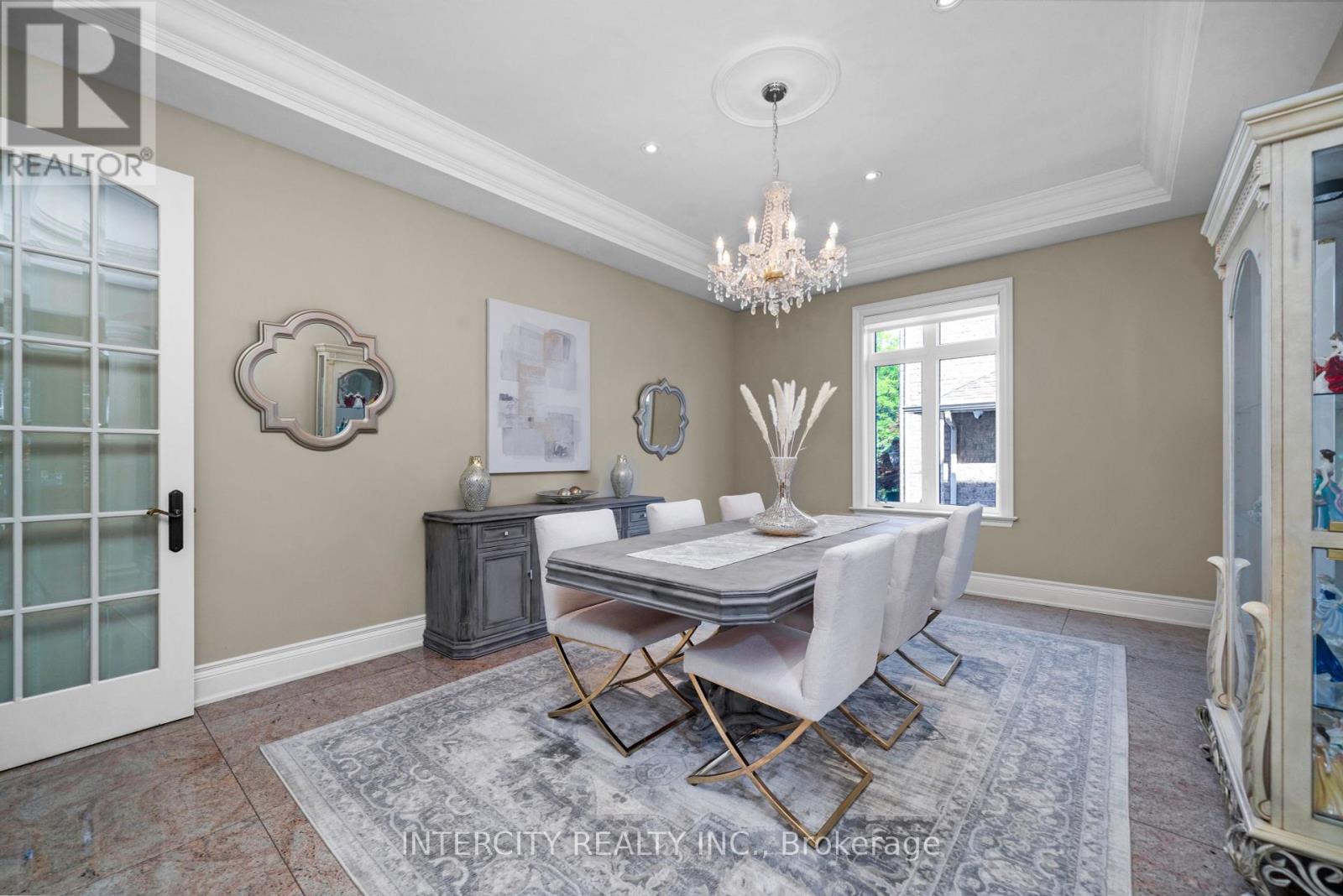 Photo 6 of 118 Park Ridge Drive, Vaughan ON