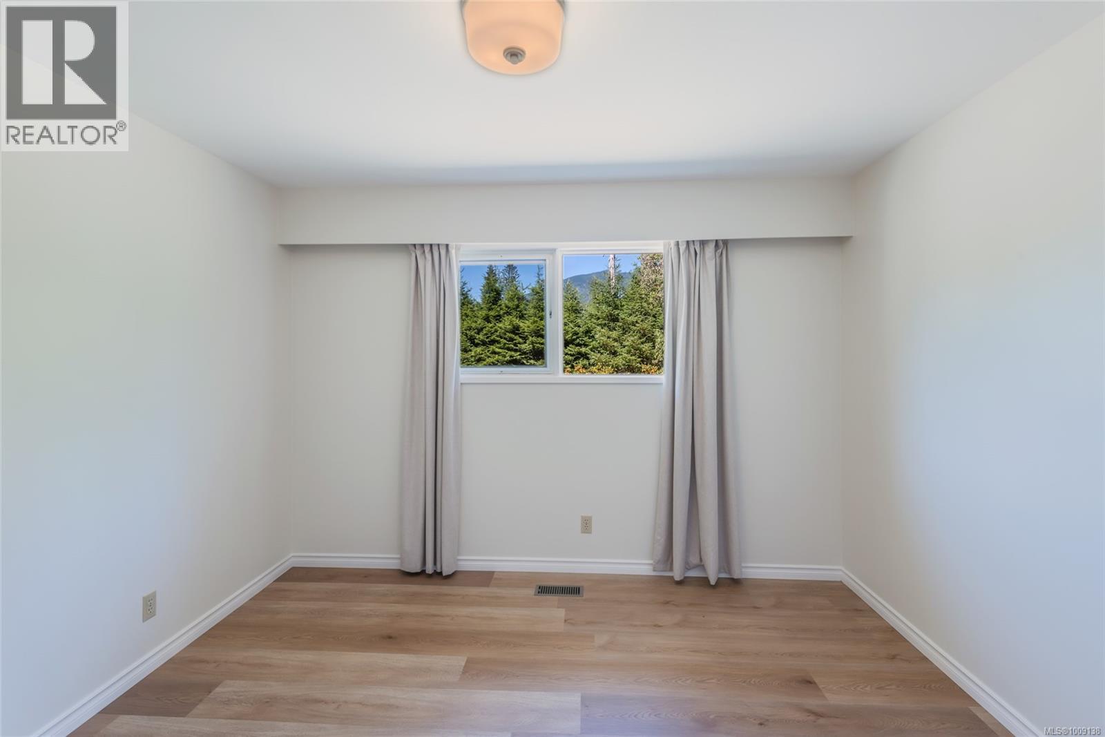 6012 Wadena Rd, Port Alberni