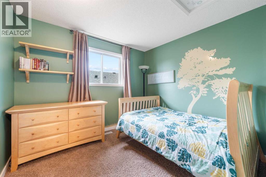 Single Family House for Sale in  Shawfield Road SW Shawnessy Calgary 