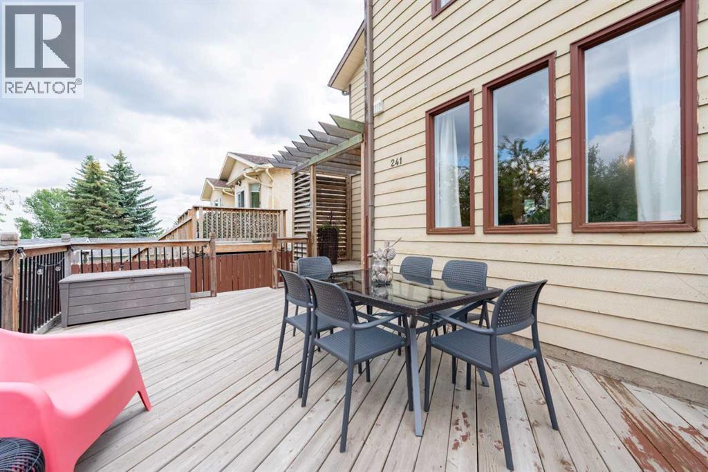 Single Family House for Sale in  Shawfield Road SW Shawnessy Calgary 