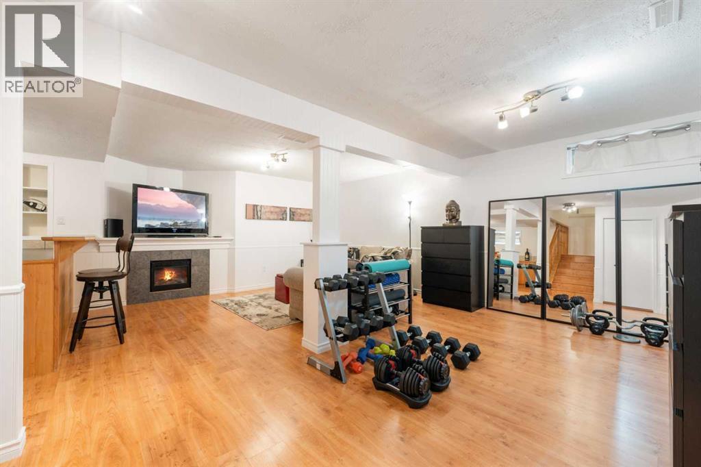 Single Family House for Sale in  Shawfield Road SW Shawnessy Calgary 