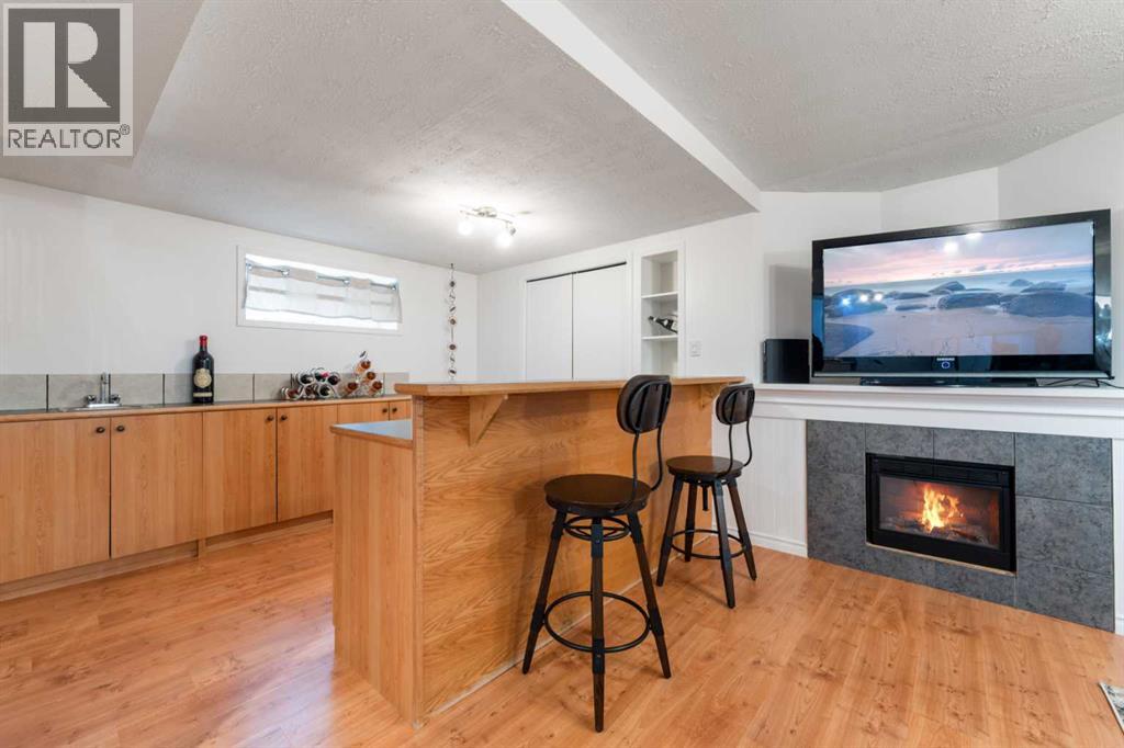 Single Family House for Sale in  Shawfield Road SW Shawnessy Calgary 