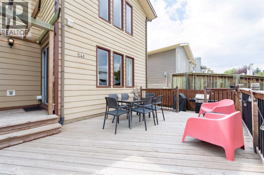 Single Family House for Sale in  Shawfield Road SW Shawnessy Calgary 