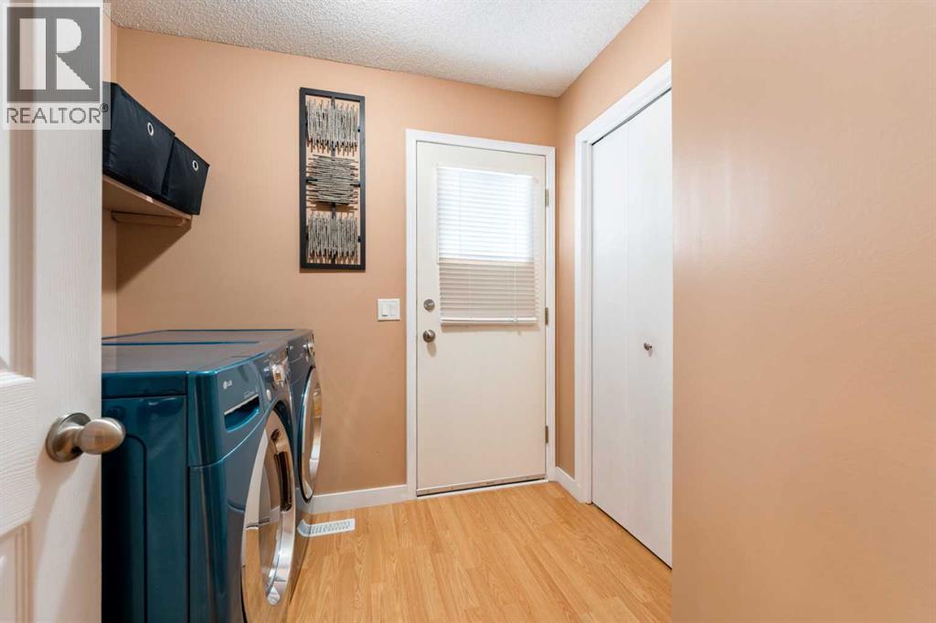 Single Family House for Sale in  Shawfield Road SW Shawnessy Calgary 