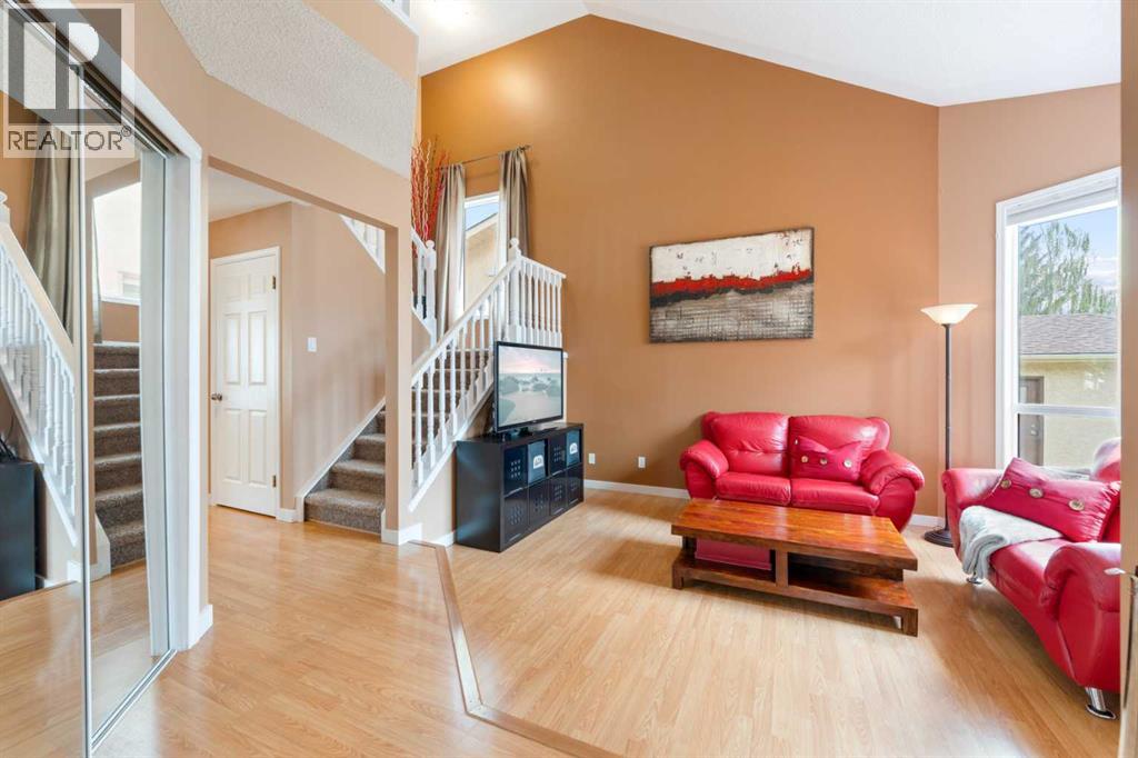 Single Family House for Sale in  Shawfield Road SW Shawnessy Calgary 