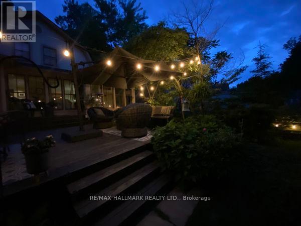 Photo 35 of 59 Centre Street W, Richmond Hill ON