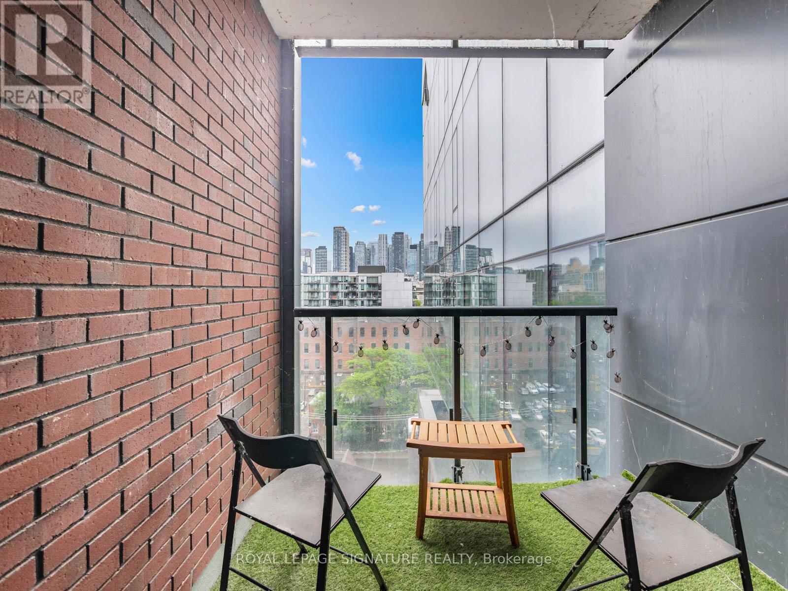 Photo 3 of 905 501 Adelaide Street W, Toronto ON