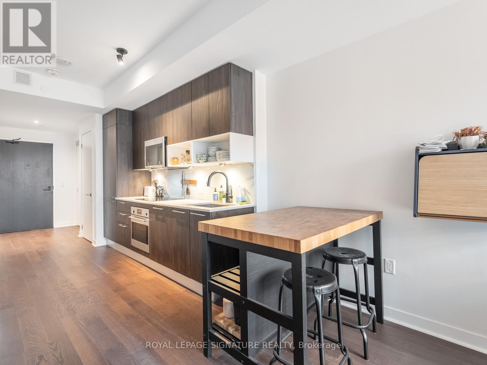 Photo 5 of 905 501 Adelaide Street W, Toronto ON