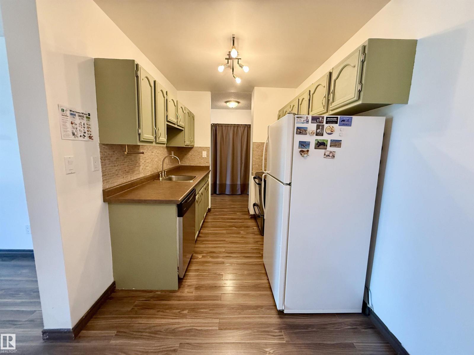 Photo 15 of 409 10145 109 St Nw, Edmonton AB