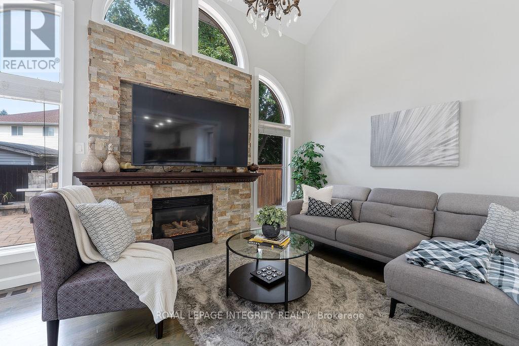 Photo 25 of 231 Mountshannon Drive, Ottawa ON