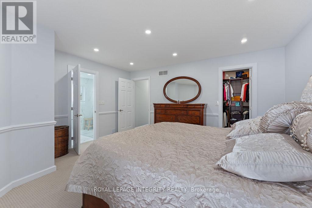 Photo 22 of 231 Mountshannon Drive, Ottawa ON