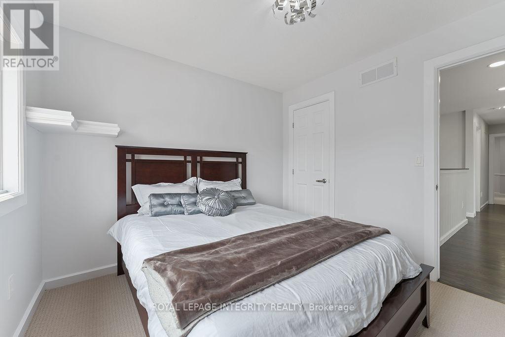 Photo 39 of 231 Mountshannon Drive, Ottawa ON