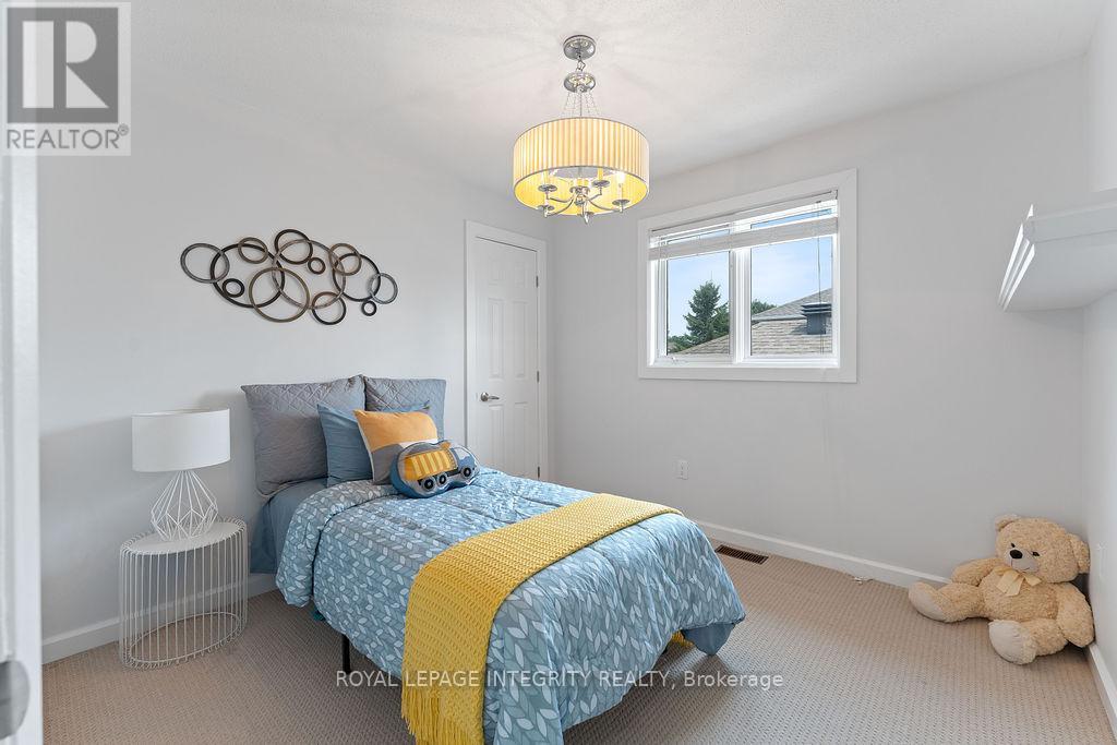 Photo 32 of 231 Mountshannon Drive, Ottawa ON