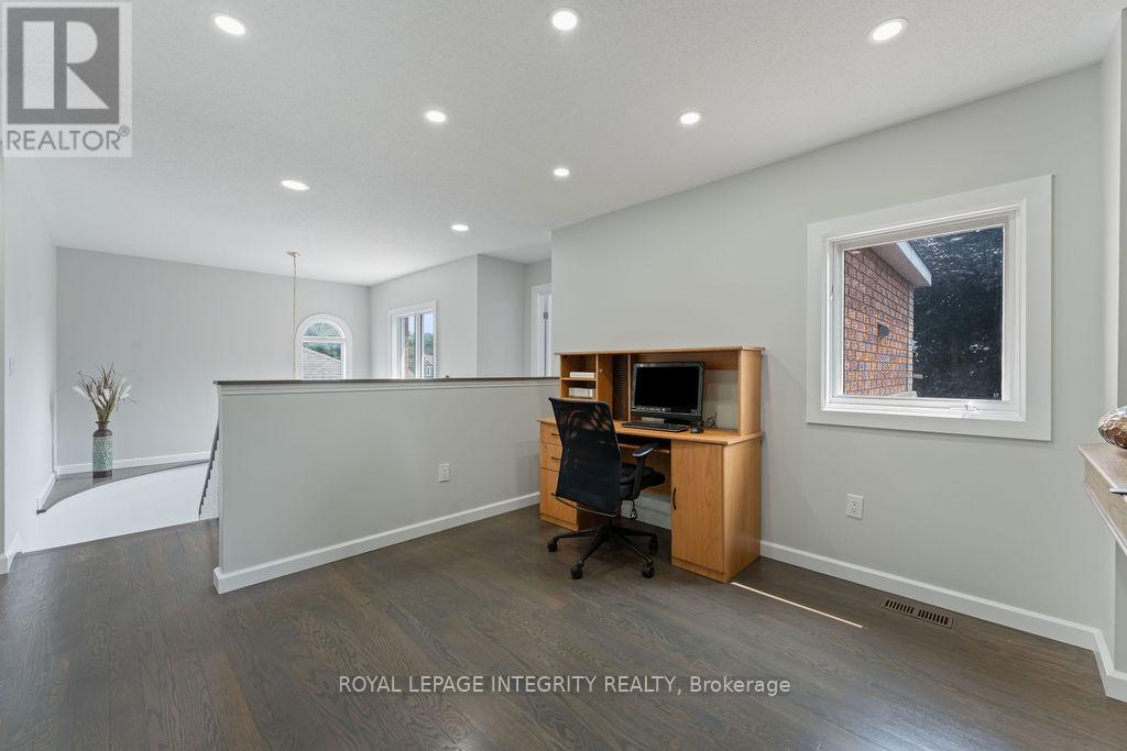 Photo 23 of 231 Mountshannon Drive, Ottawa ON