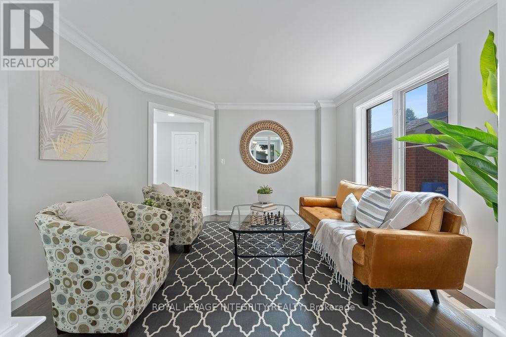 Photo 3 of 231 Mountshannon Drive, Ottawa ON