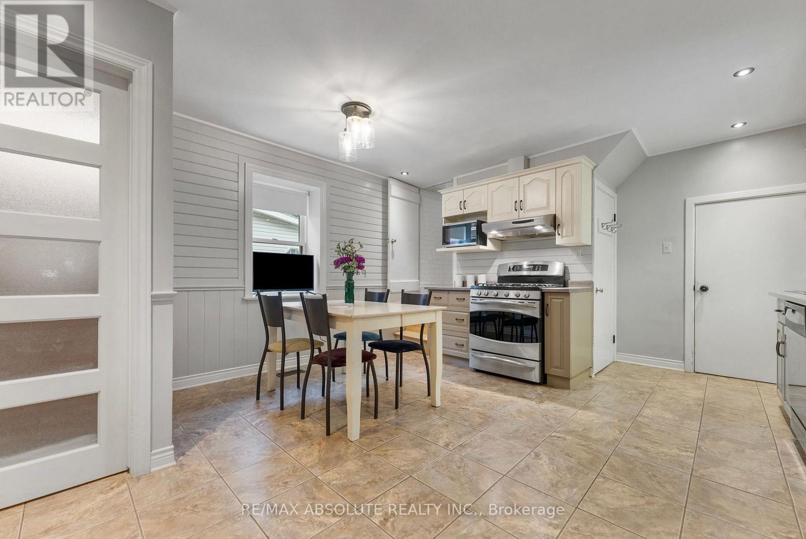 Photo 33 of 241 John Street N, Arnprior ON