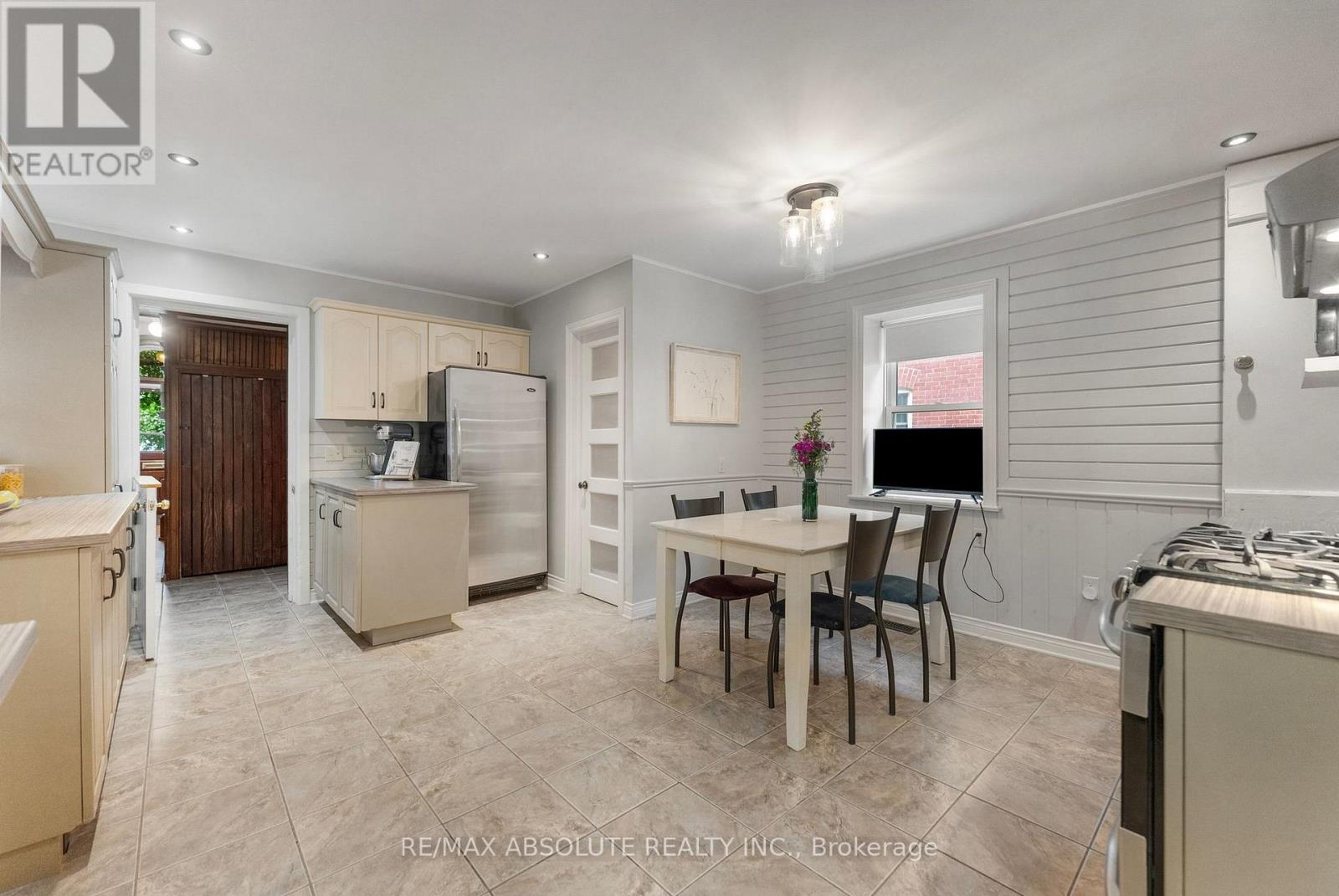 Photo 6 of 241 John Street N, Arnprior ON