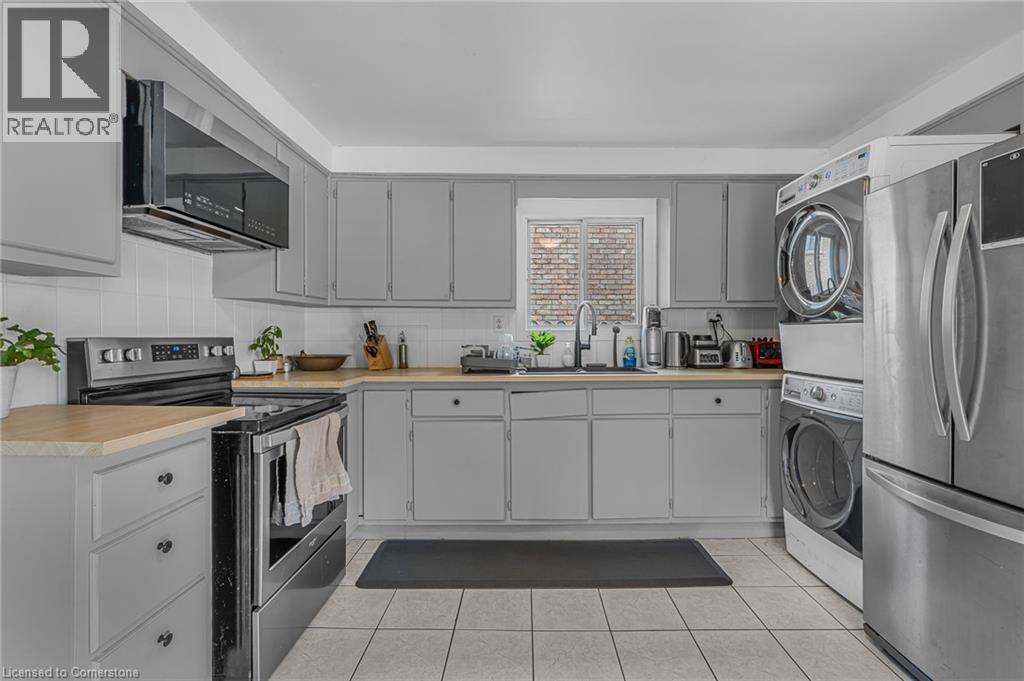 Photo 24 of 139 Wood Street E, Hamilton ON