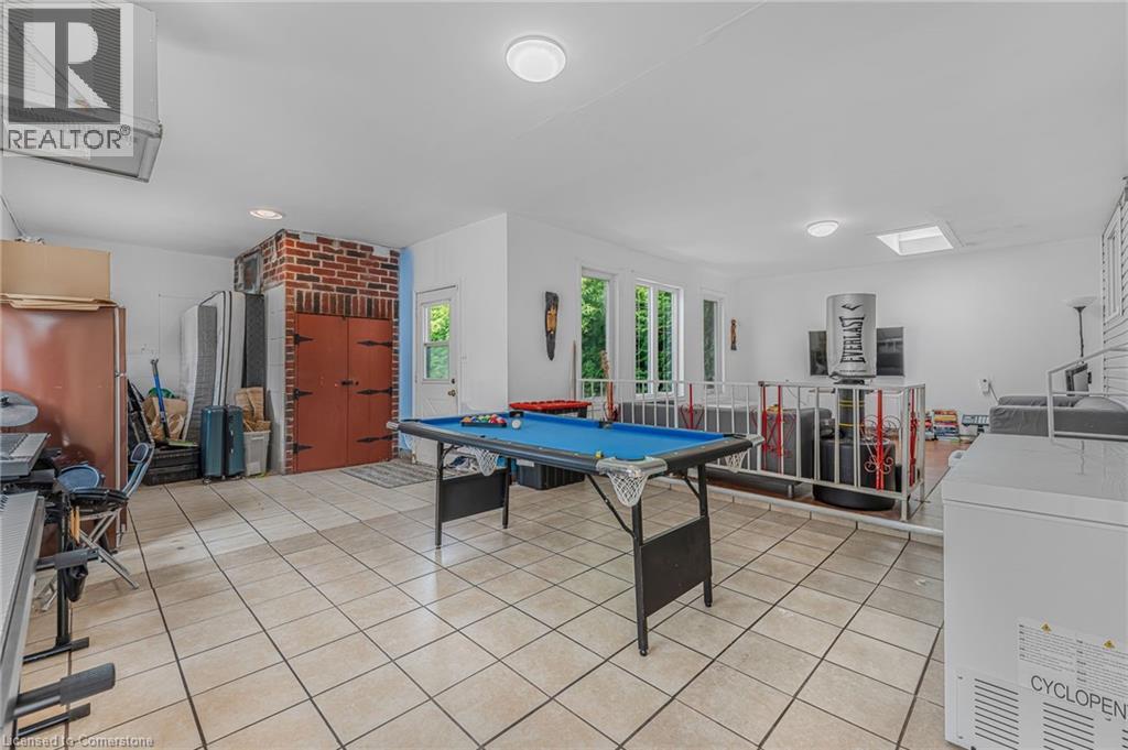 Photo 7 of 139 Wood Street E, Hamilton ON