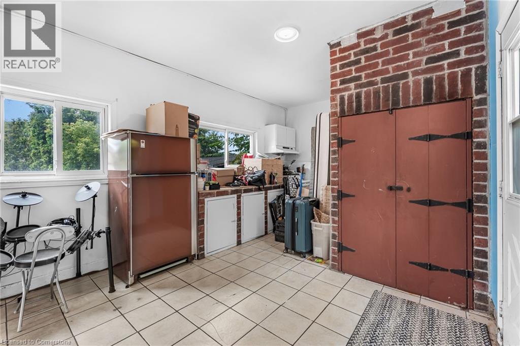 Photo 20 of 139 Wood Street E, Hamilton ON