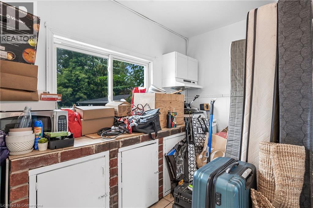 Photo 5 of 139 Wood Street E, Hamilton ON