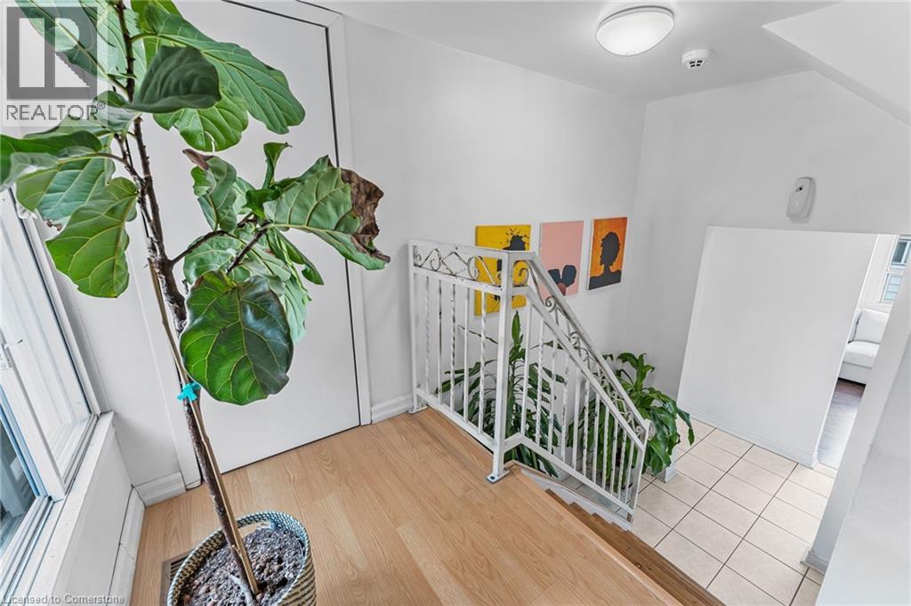 Photo 21 of 139 Wood Street E, Hamilton ON