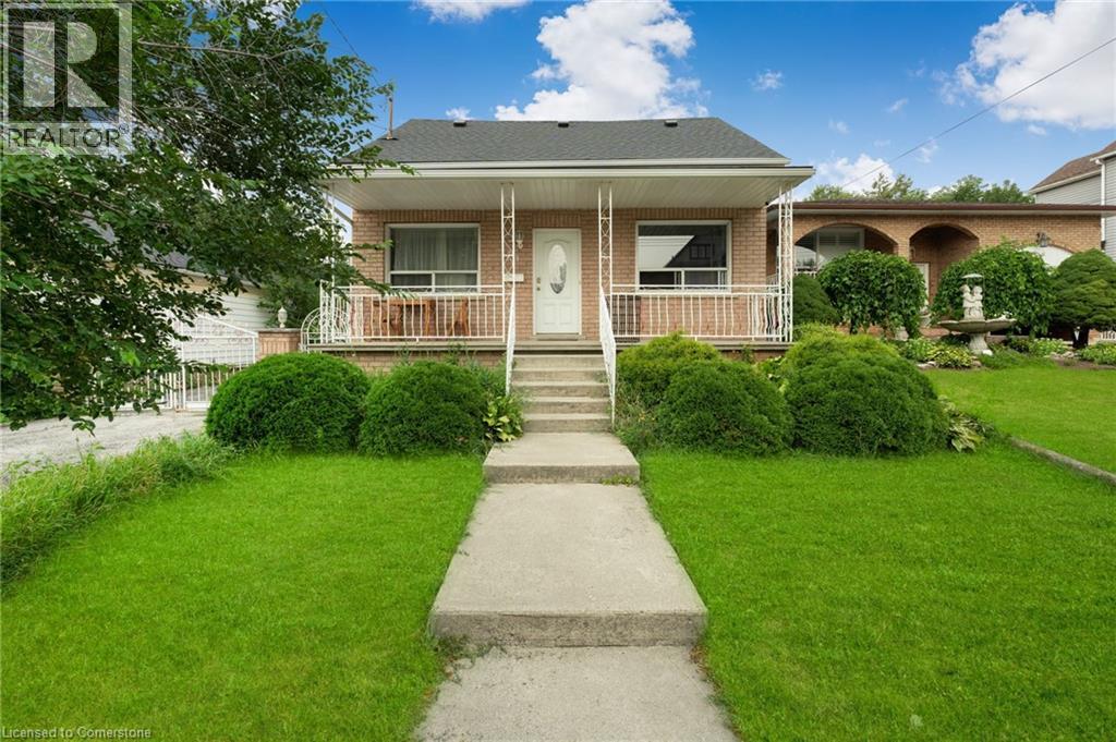 Photo 2 of 139 Wood Street E, Hamilton ON