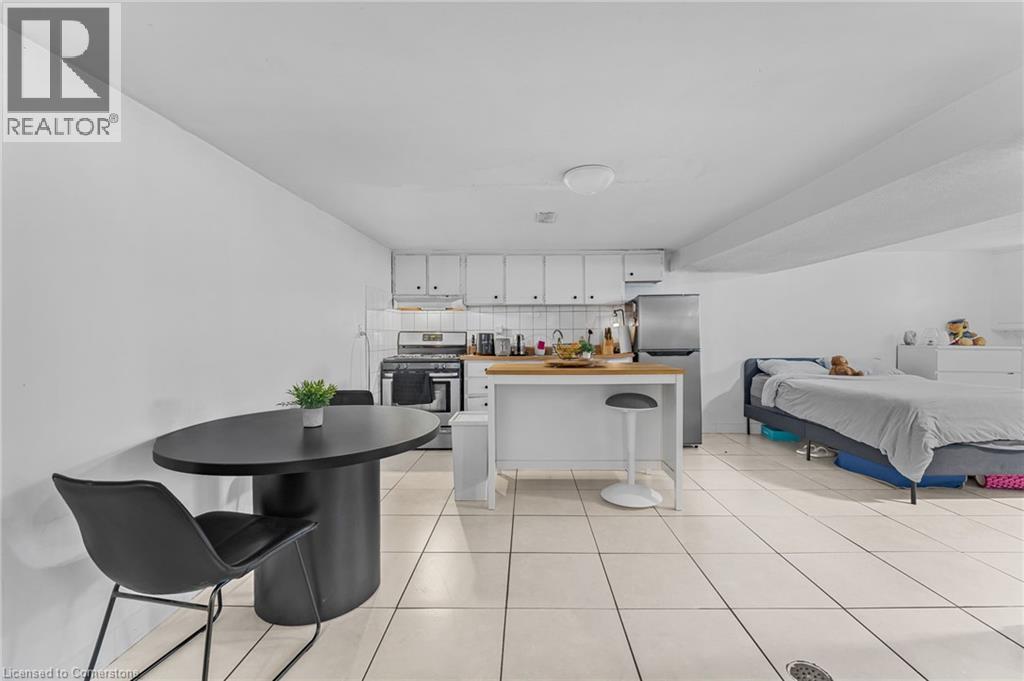 Photo 19 of 139 Wood Street E, Hamilton ON