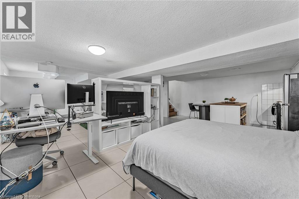 Photo 12 of 139 Wood Street E, Hamilton ON