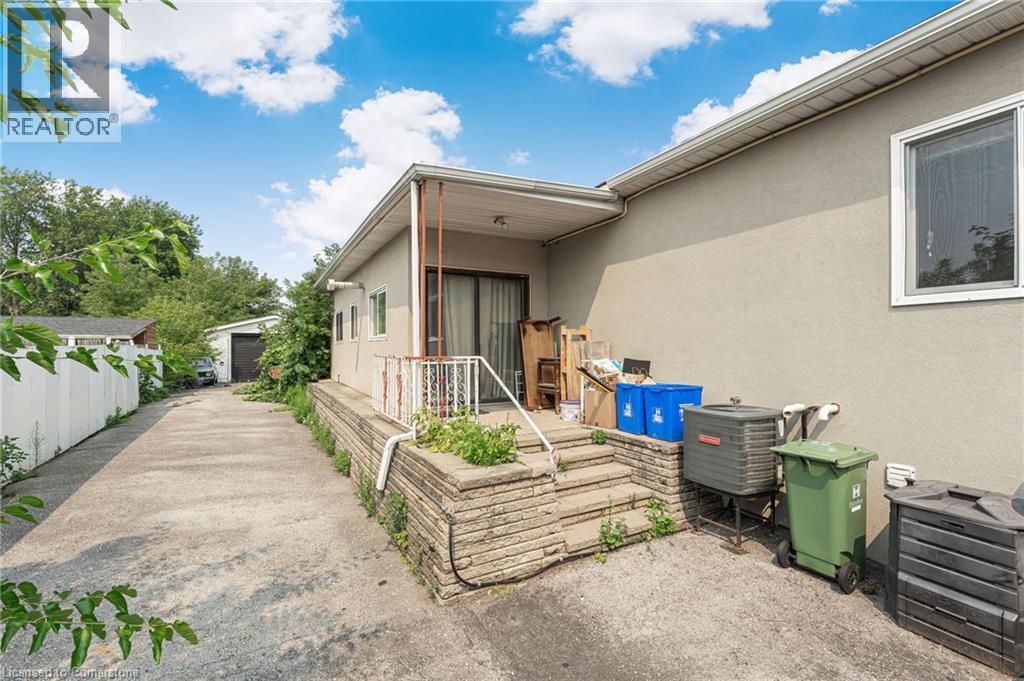 Photo 32 of 139 Wood Street E, Hamilton ON