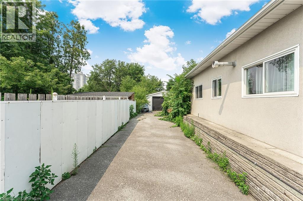 Photo 39 of 139 Wood Street E, Hamilton ON