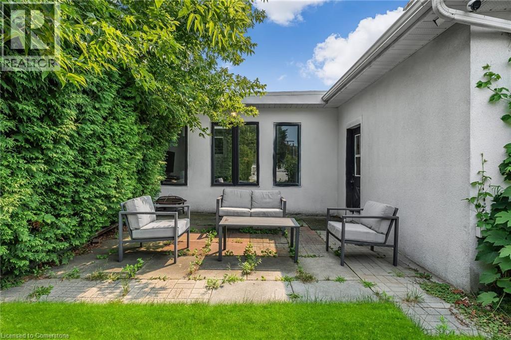 Photo 6 of 139 Wood Street E, Hamilton ON