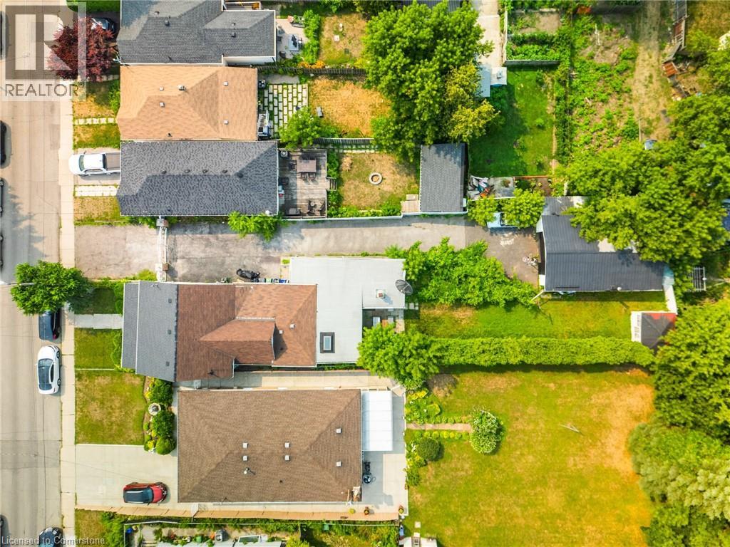 Photo 8 of 139 Wood Street E, Hamilton ON