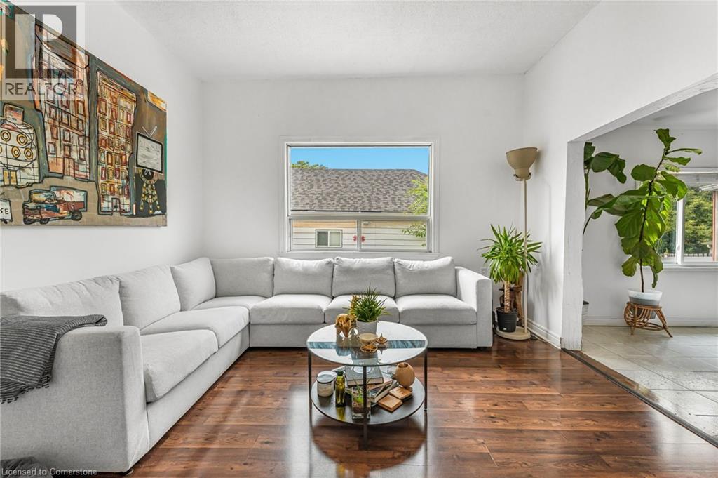 Photo 18 of 139 Wood Street E, Hamilton ON