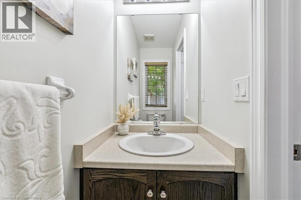 Photo 18 of 60 Cloverleaf Drive Unit 38, Ancaster ON