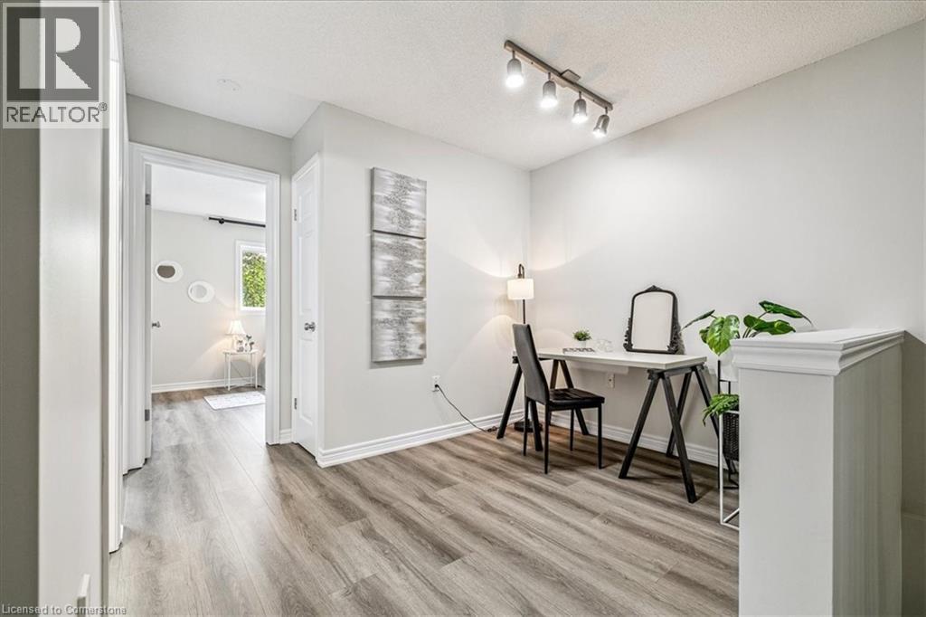 Photo 19 of 60 Cloverleaf Drive Unit 38, Ancaster ON