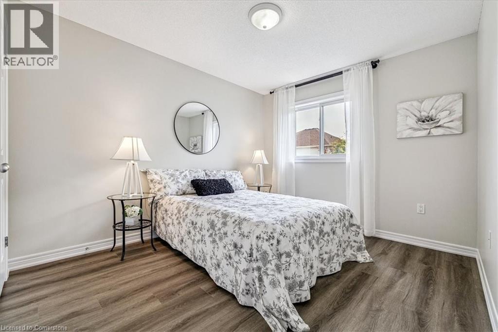 Photo 28 of 60 Cloverleaf Drive Unit 38, Ancaster ON