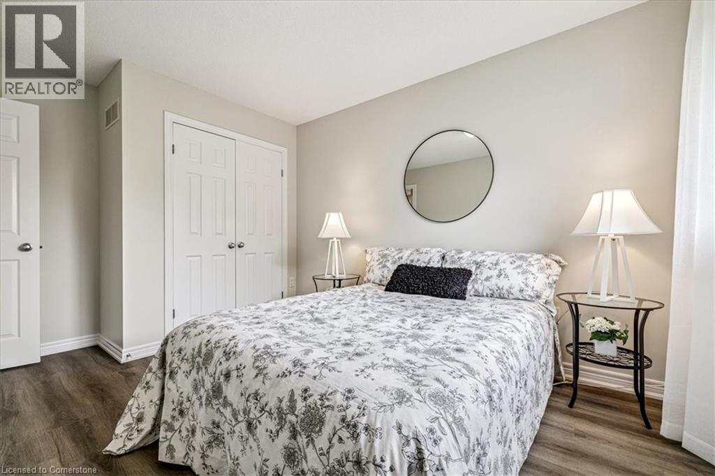 Photo 29 of 60 Cloverleaf Drive Unit 38, Ancaster ON