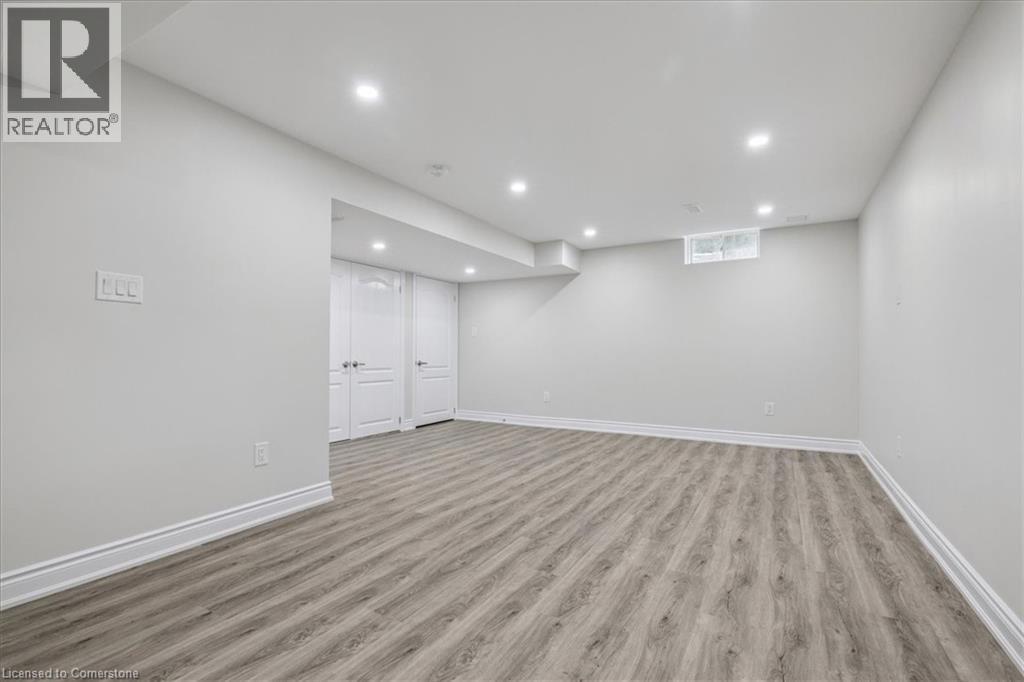 Photo 32 of 60 Cloverleaf Drive Unit 38, Ancaster ON