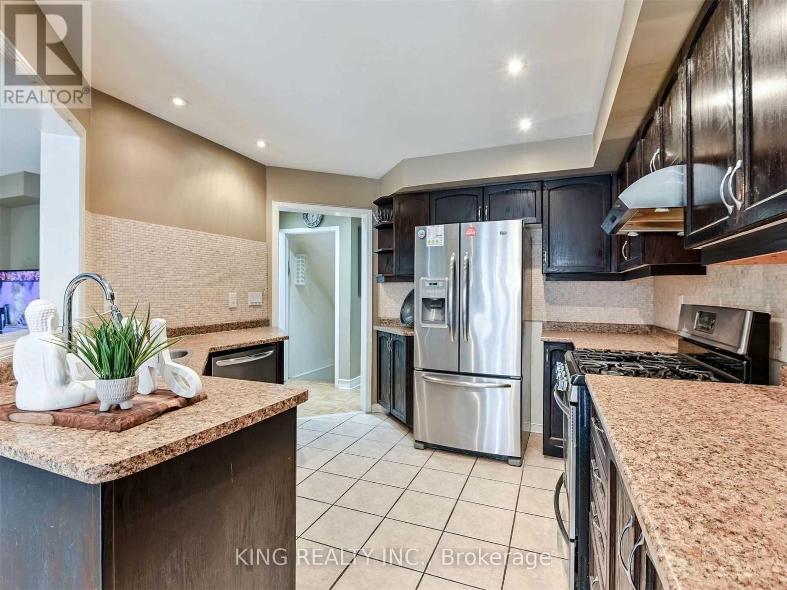 Photo 14 of 23 Wall Street, Brampton ON