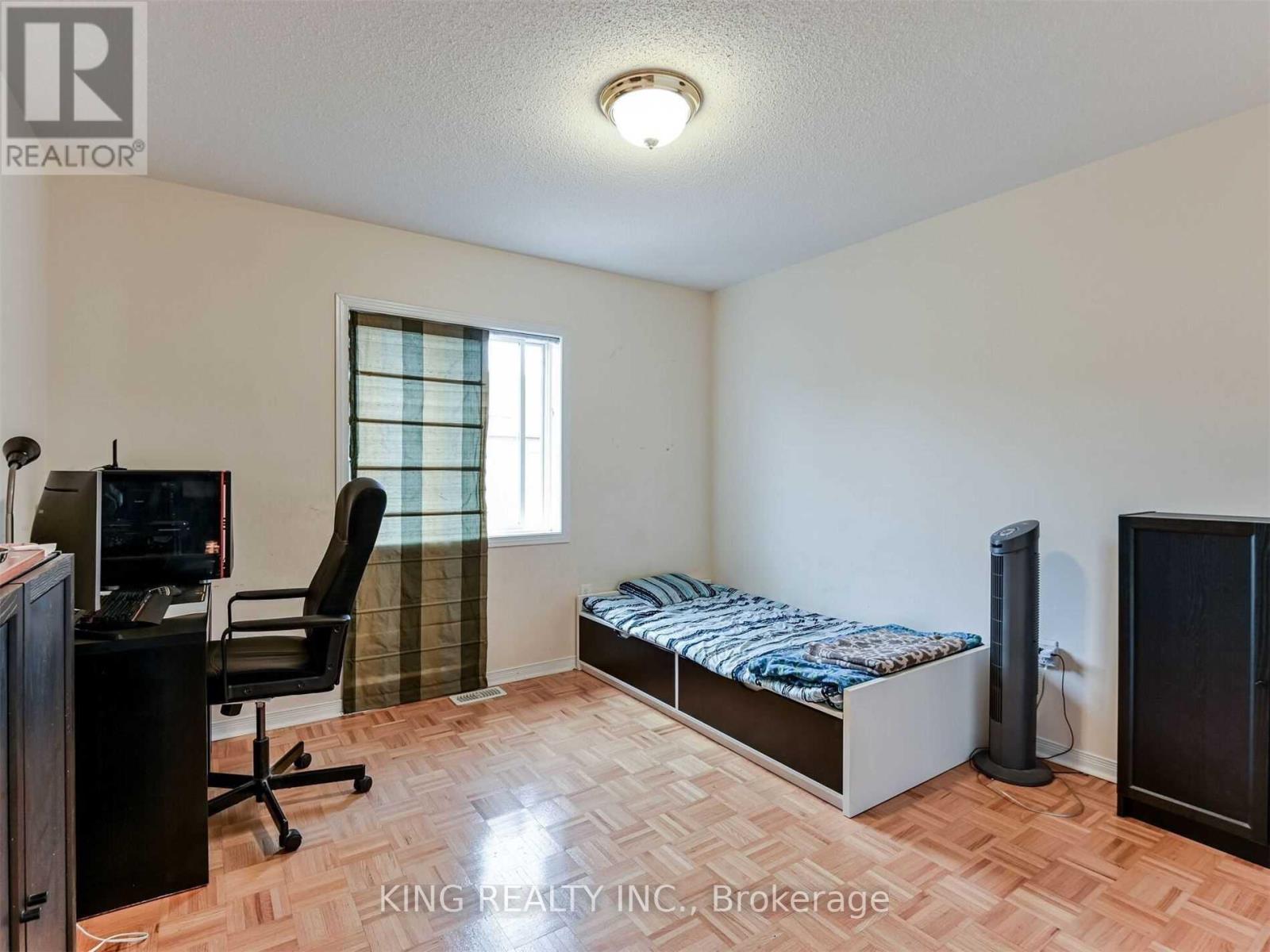 Photo 1 of 23 Wall Street, Brampton ON