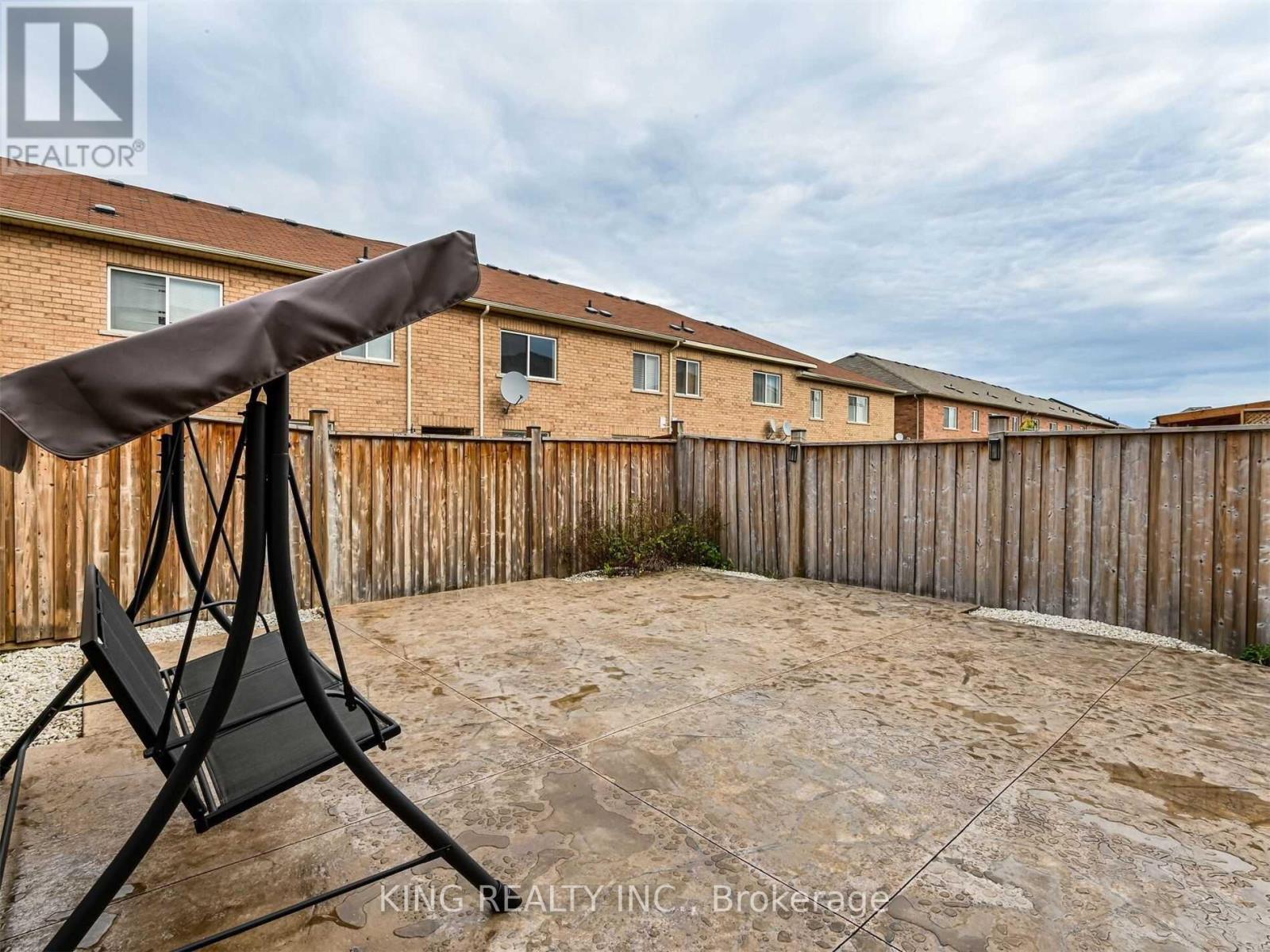 Photo 16 of 23 Wall Street, Brampton ON