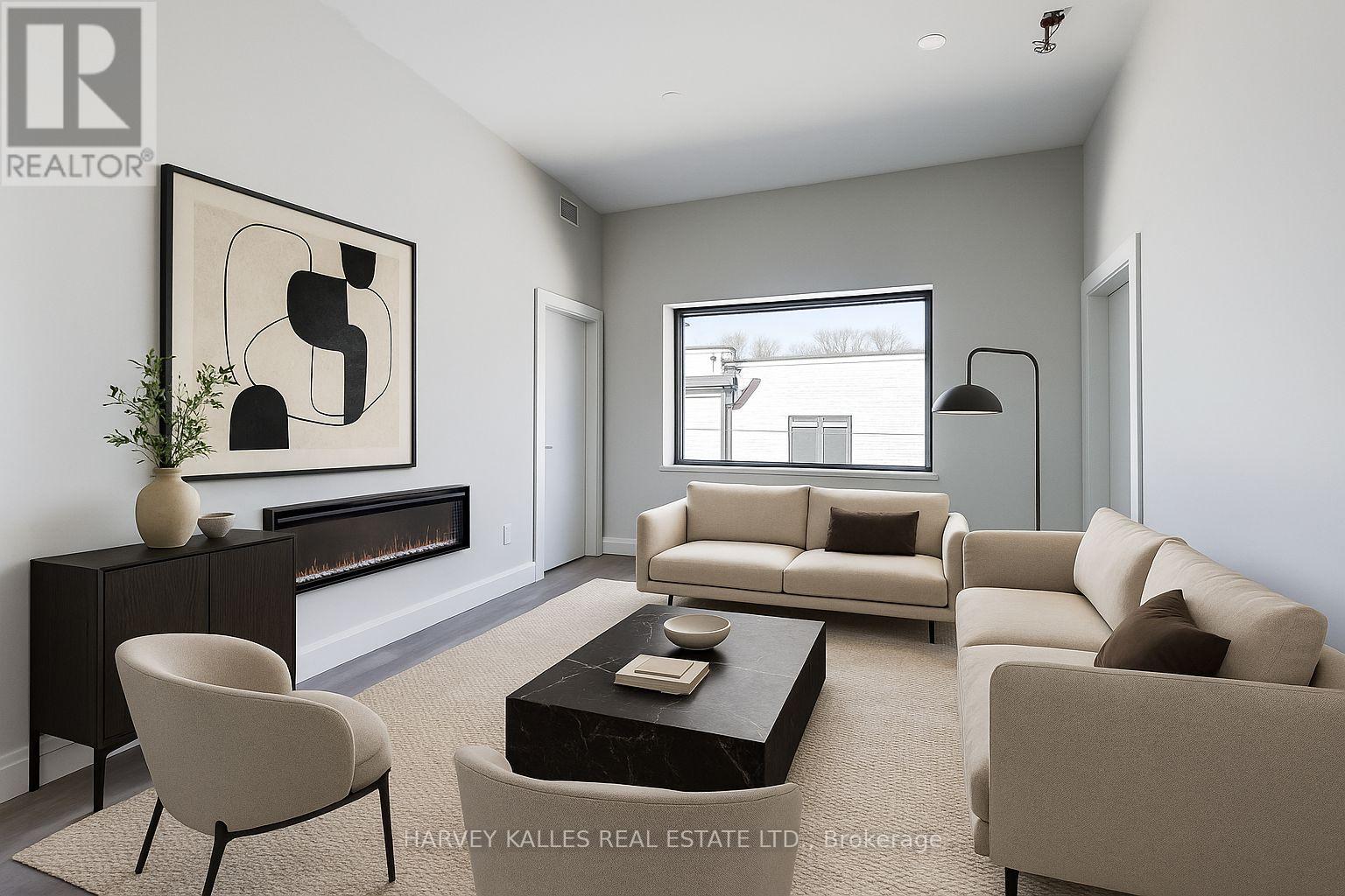 Photo 7 of 4 2896 Dundas Street W, Toronto ON
