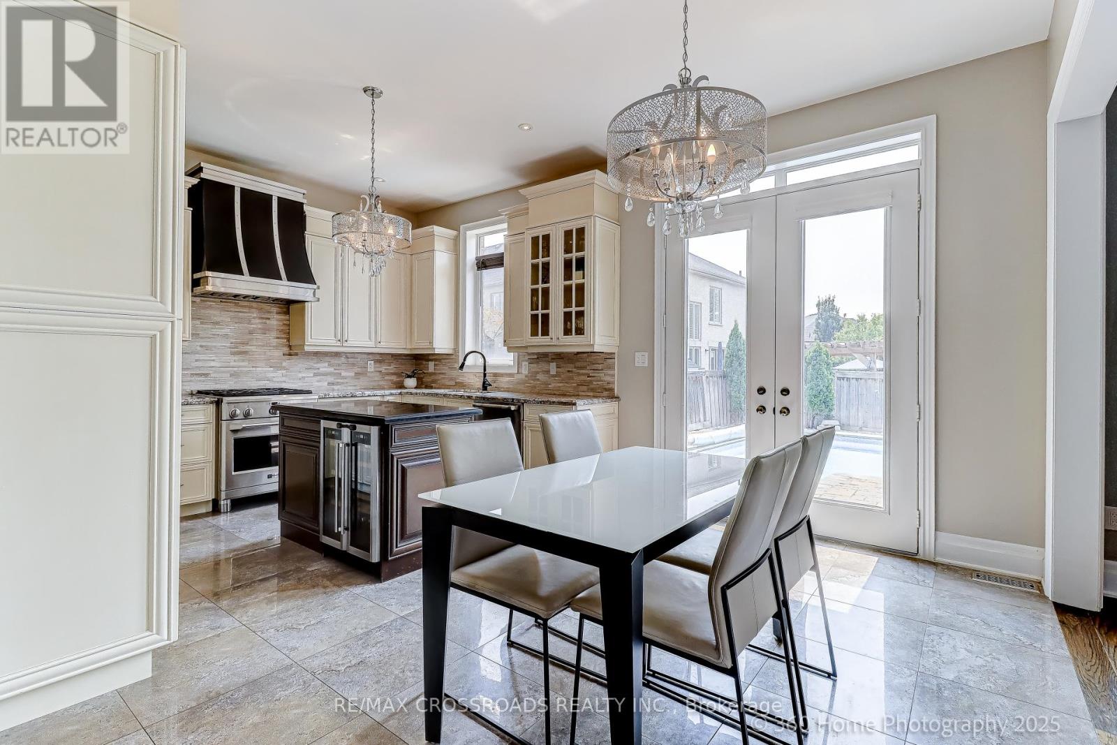 Photo 14 of 6 Prince Michael Court, Caledon ON